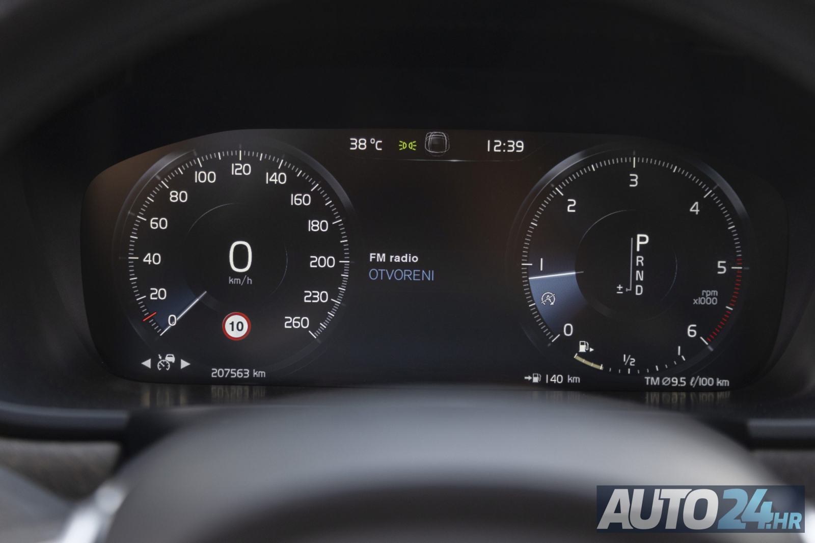 Volvo V90 XC D5 AWD AUT.|1. VL|HR AUTO|VEL SERVIS|KAMERA|RATA OD 347 €, fotografija 17