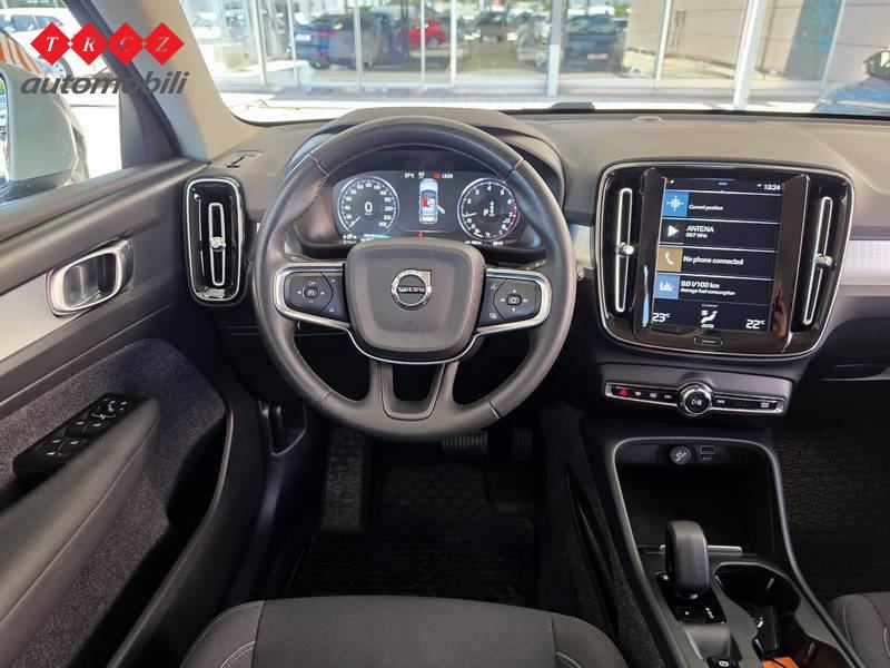 VOLVO XC40 1.5 T3-A MOMENTUM, fotografija 9