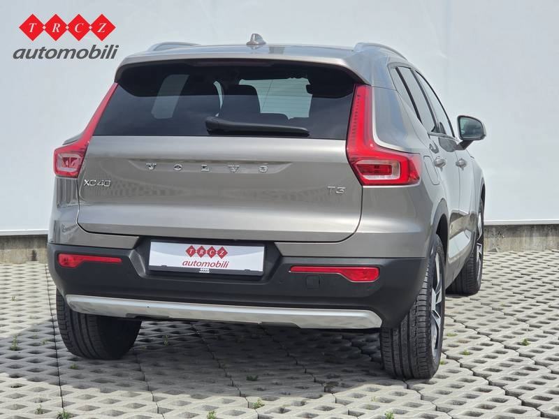 VOLVO XC40 1.5 T3 MOMENTUM PRO, fotografija 3