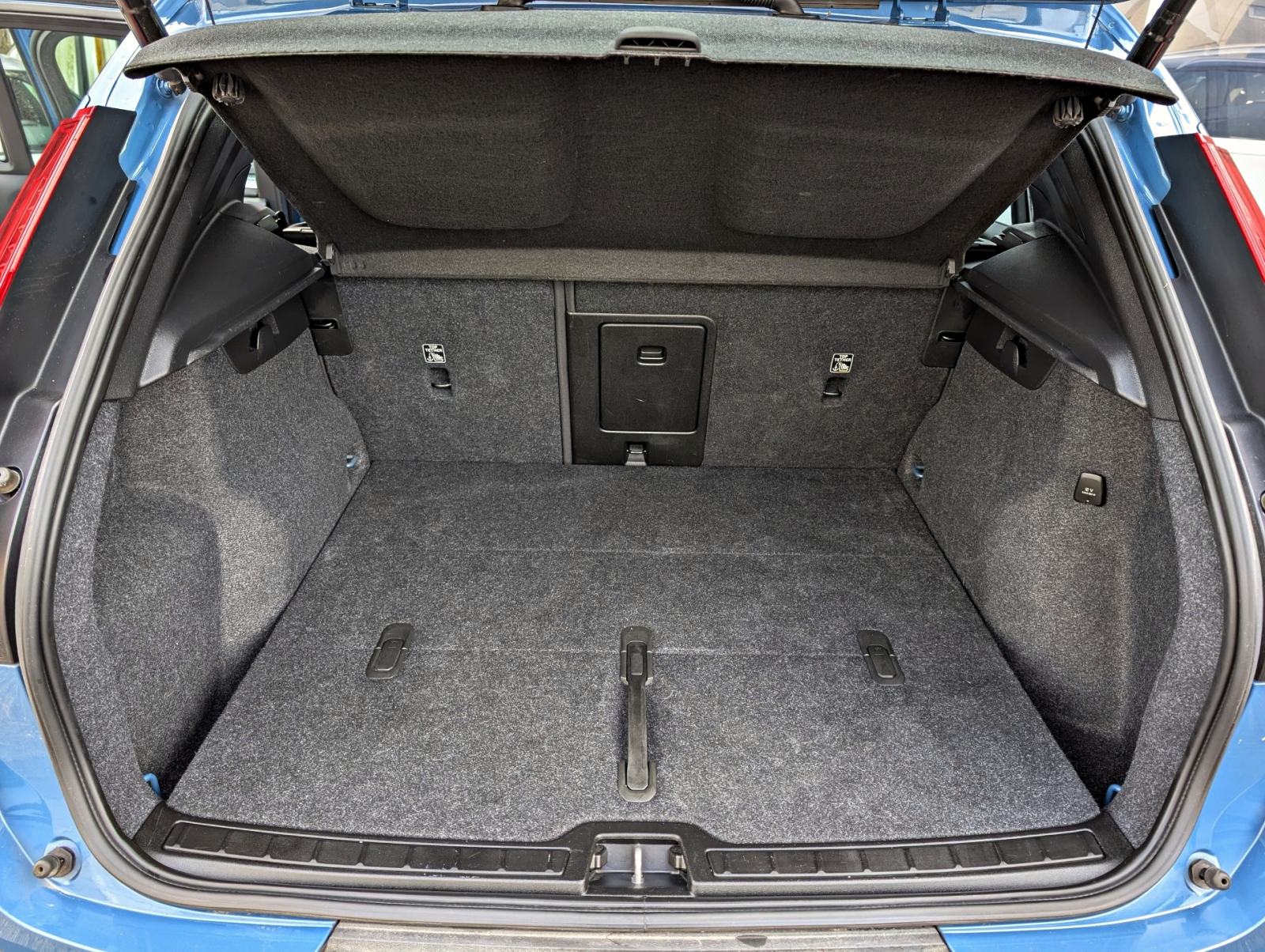 Volvo XC40 2.0 B3 aut. Core, fotografija 15