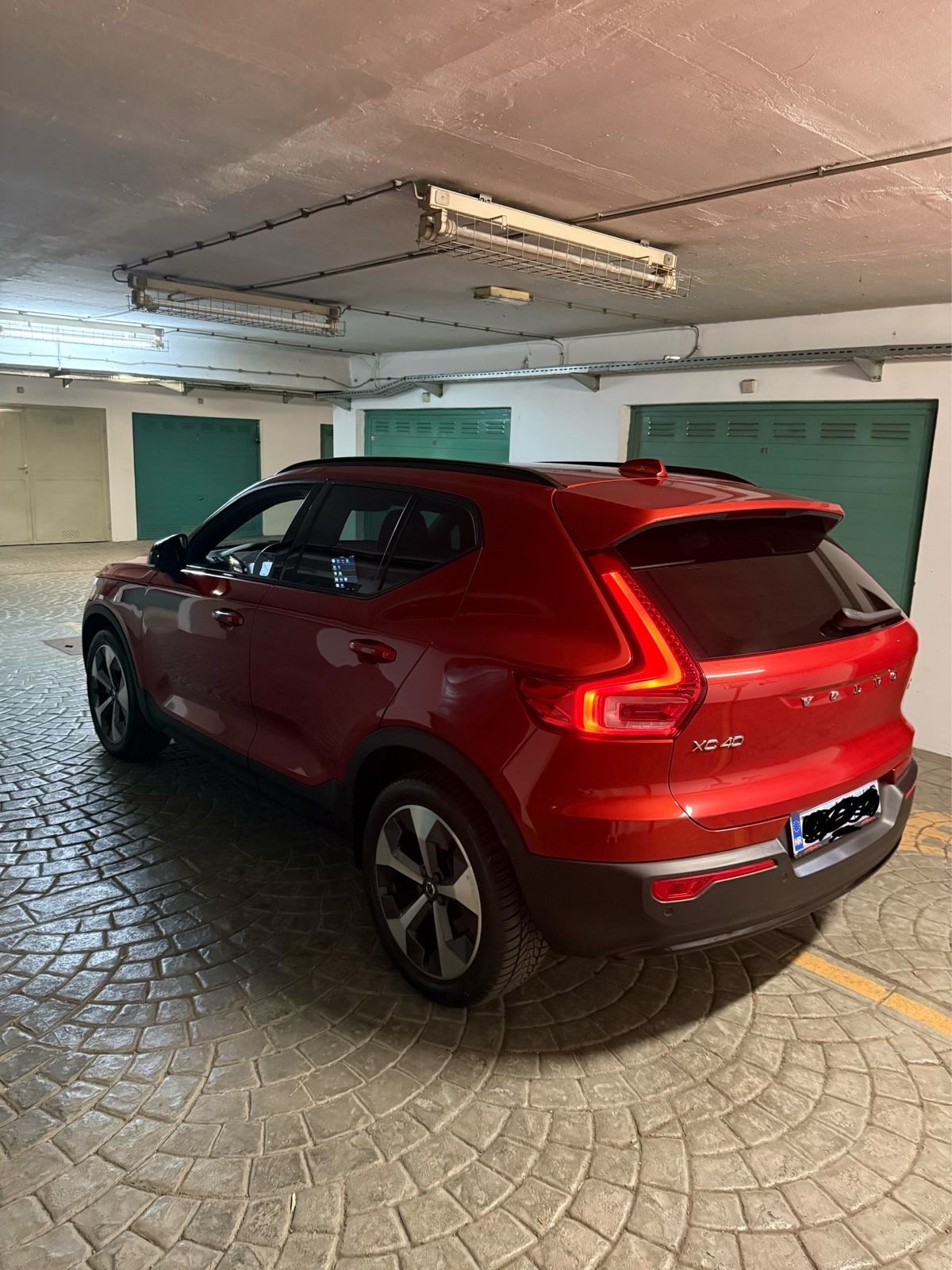 Volvo XC40 2.0 B4 mild hybrid,Plus Dark model,37.000 km,kao nov✅, fotografija 10