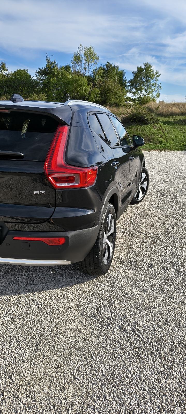 Volvo XC40 2.0 Benzin Mild Hibrid 120kw automatik, fotografija 2