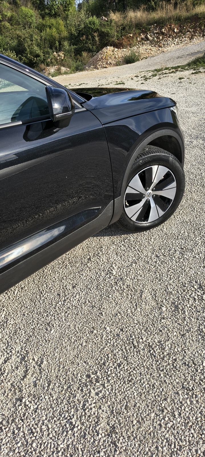 Volvo XC40 2.0 Benzin Mild Hibrid 120kw automatik, fotografija 5