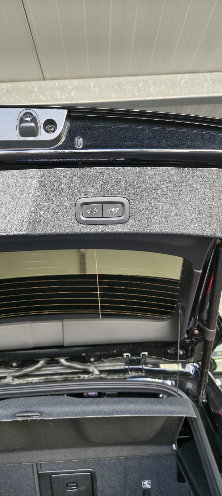Volvo XC40 2.0 Benzin Mild Hibrid 120kw automatik, fotografija 14