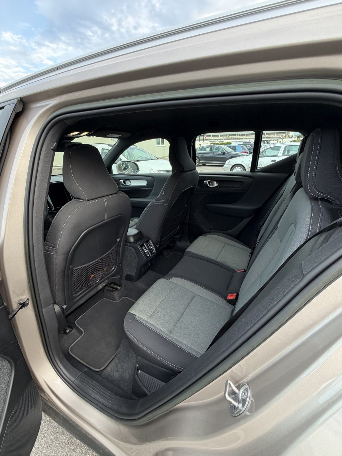 Volvo XC40 B3 automatik, prva vlasnica, fotografija 6