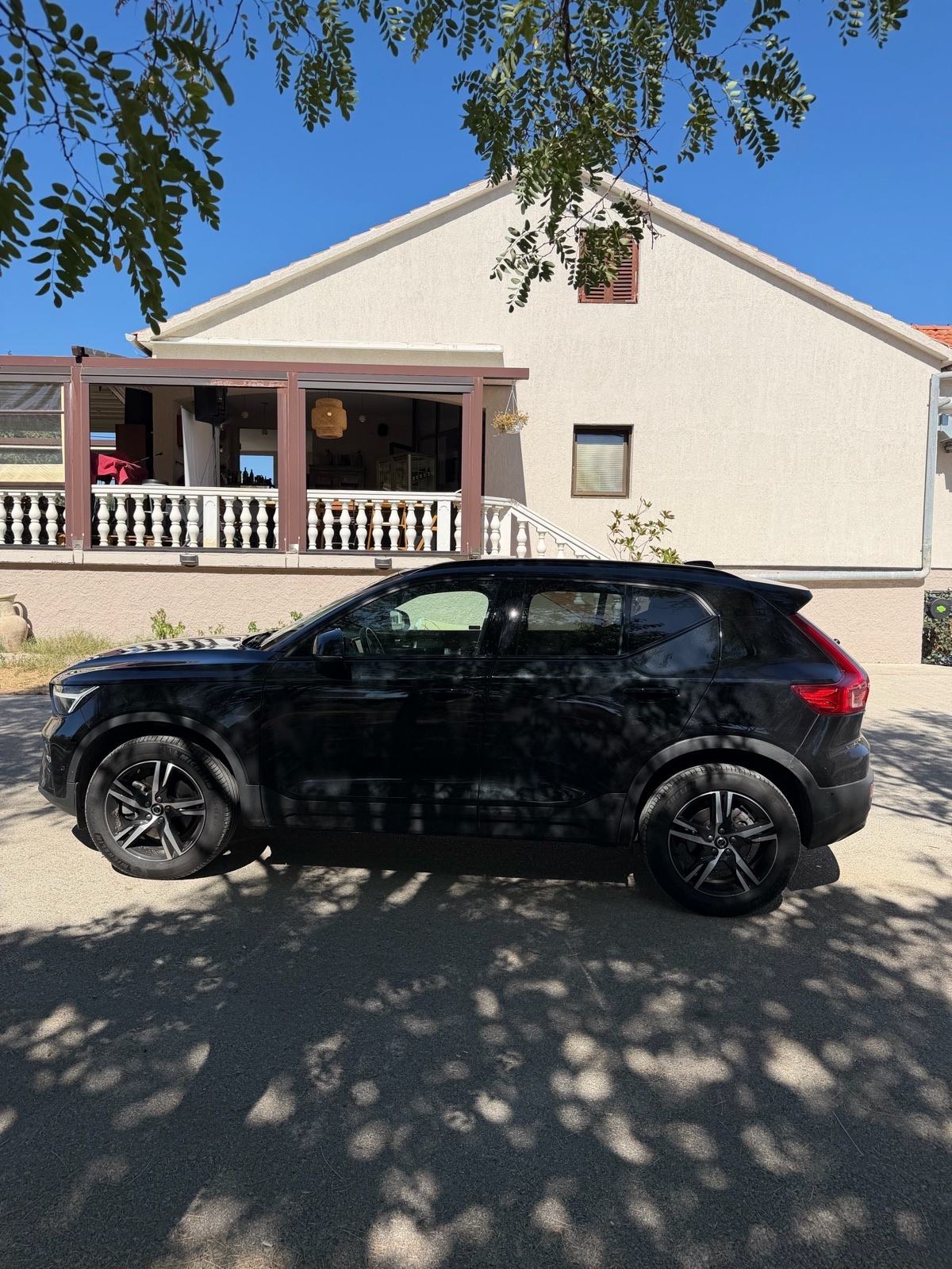 Volvo XC40 B3 PLUS DARK 2025 Mild-hybrid 18000km, fotografija 7