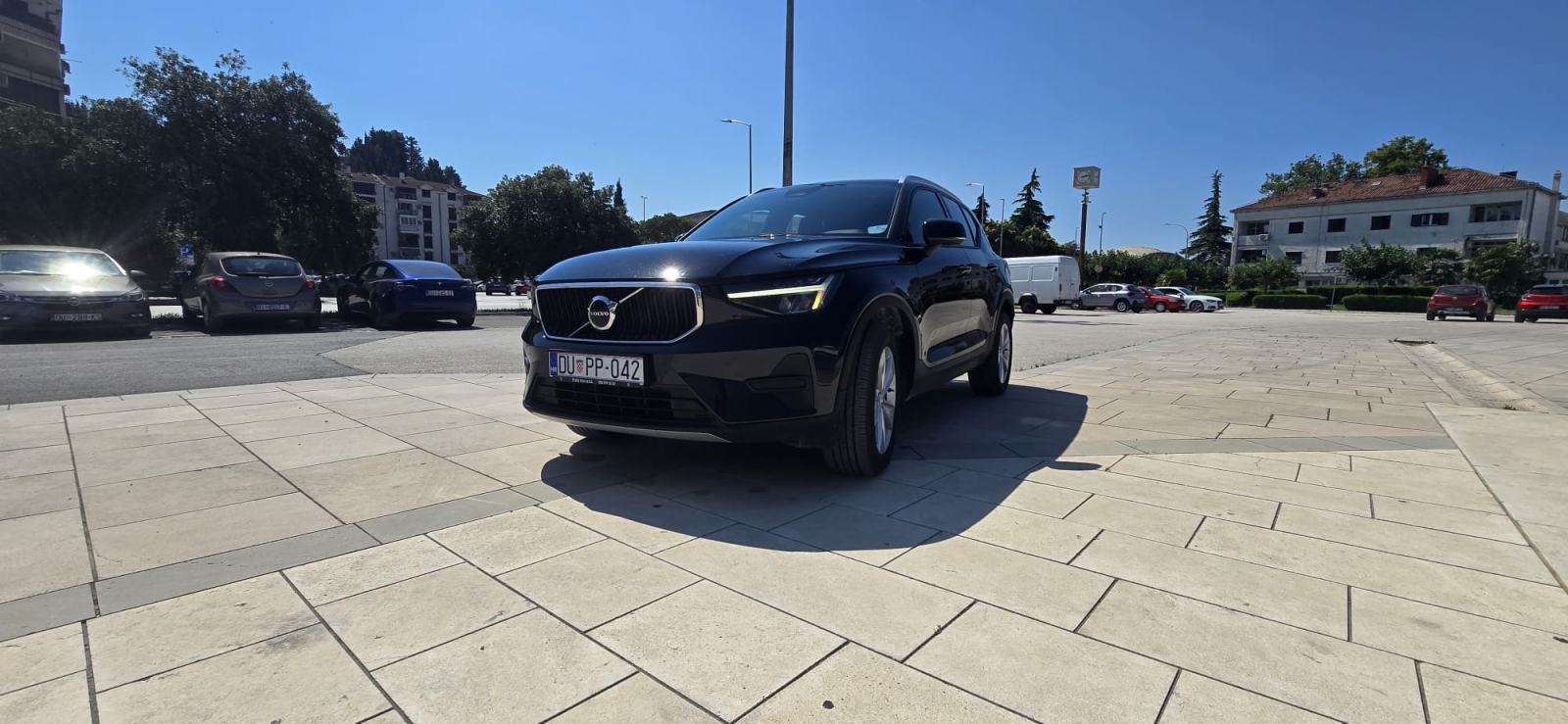Volvo XC40 B3 Automatik, fotografija 2