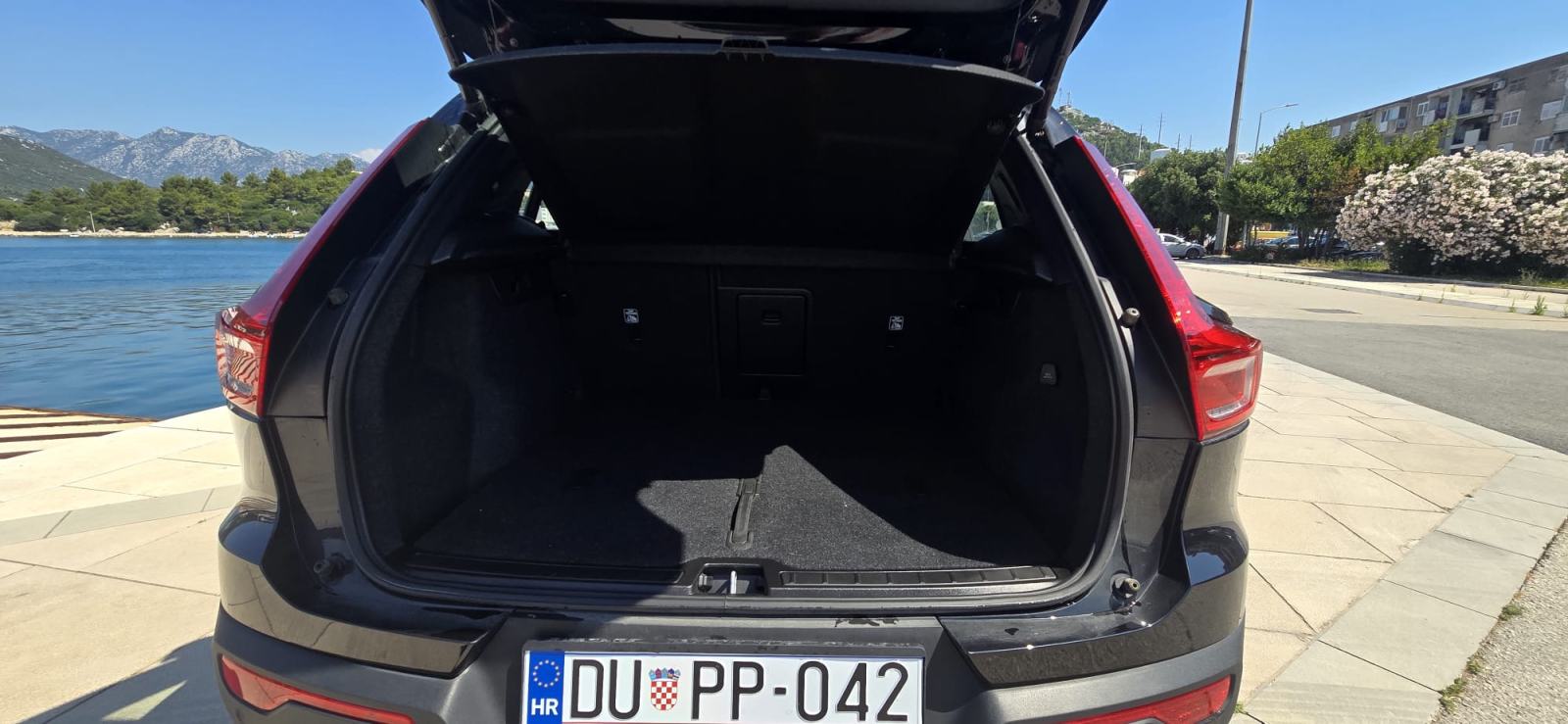 Volvo XC40 B3 Automatik, fotografija 11