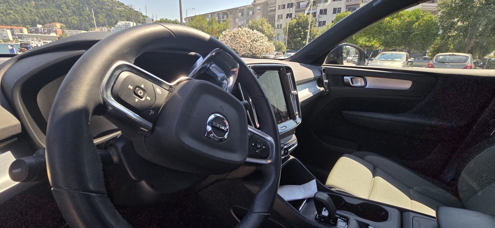 Volvo XC40 B3 Automatik, fotografija 5
