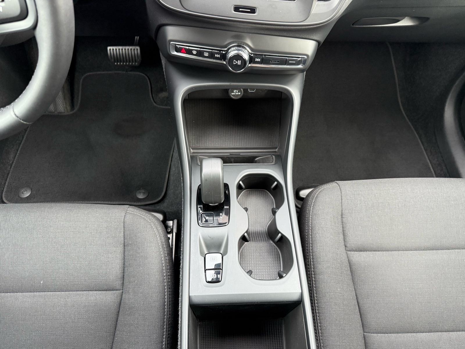 Volvo XC40 B3 AUTOMATIK °VIRTUAL°NAVI°LED°KAMERA°LEASING BEZ UČEŠĆA°, fotografija 15