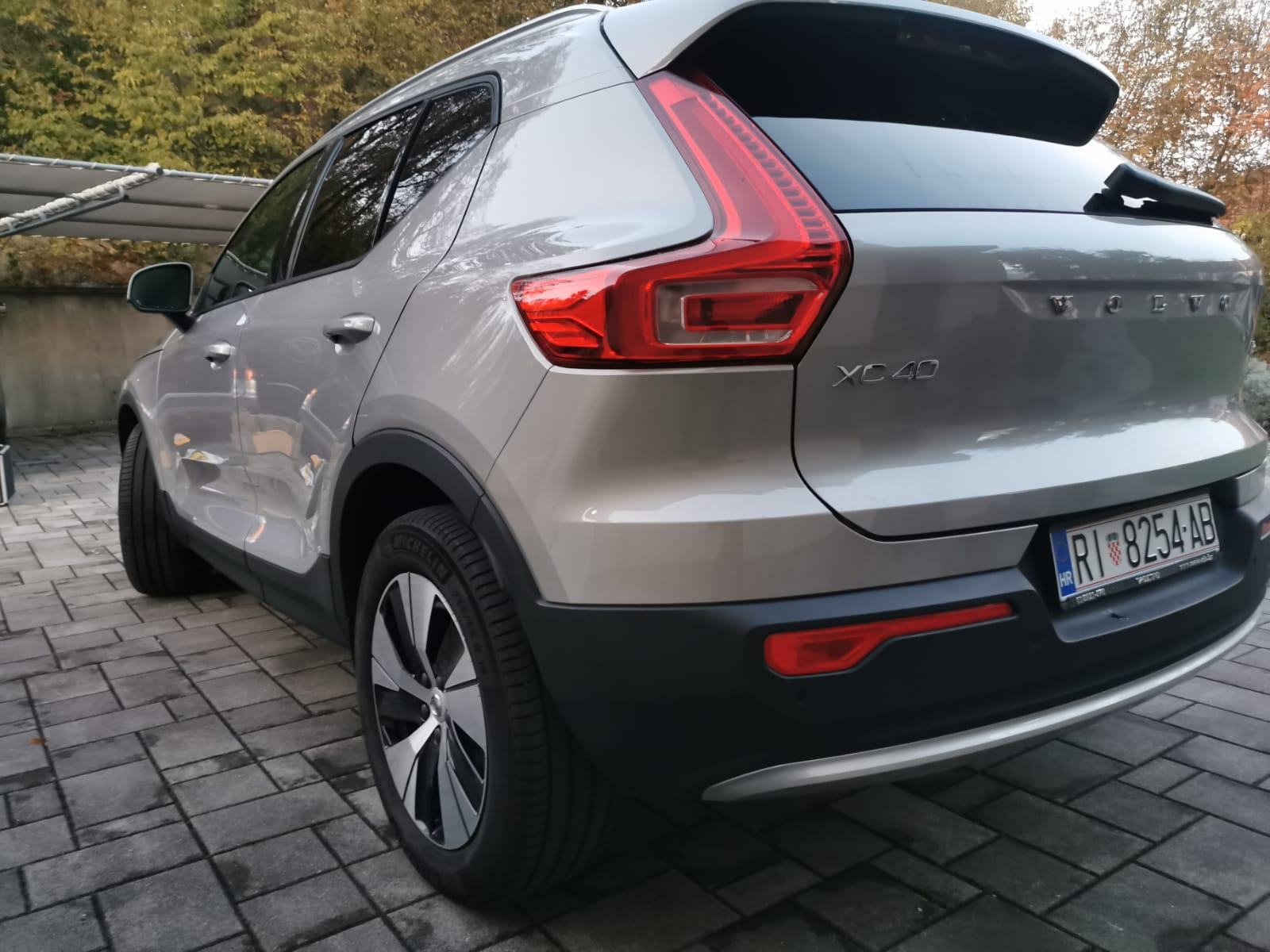 Volvo XC40 B3 mild hybrid automatik, fotografija 5