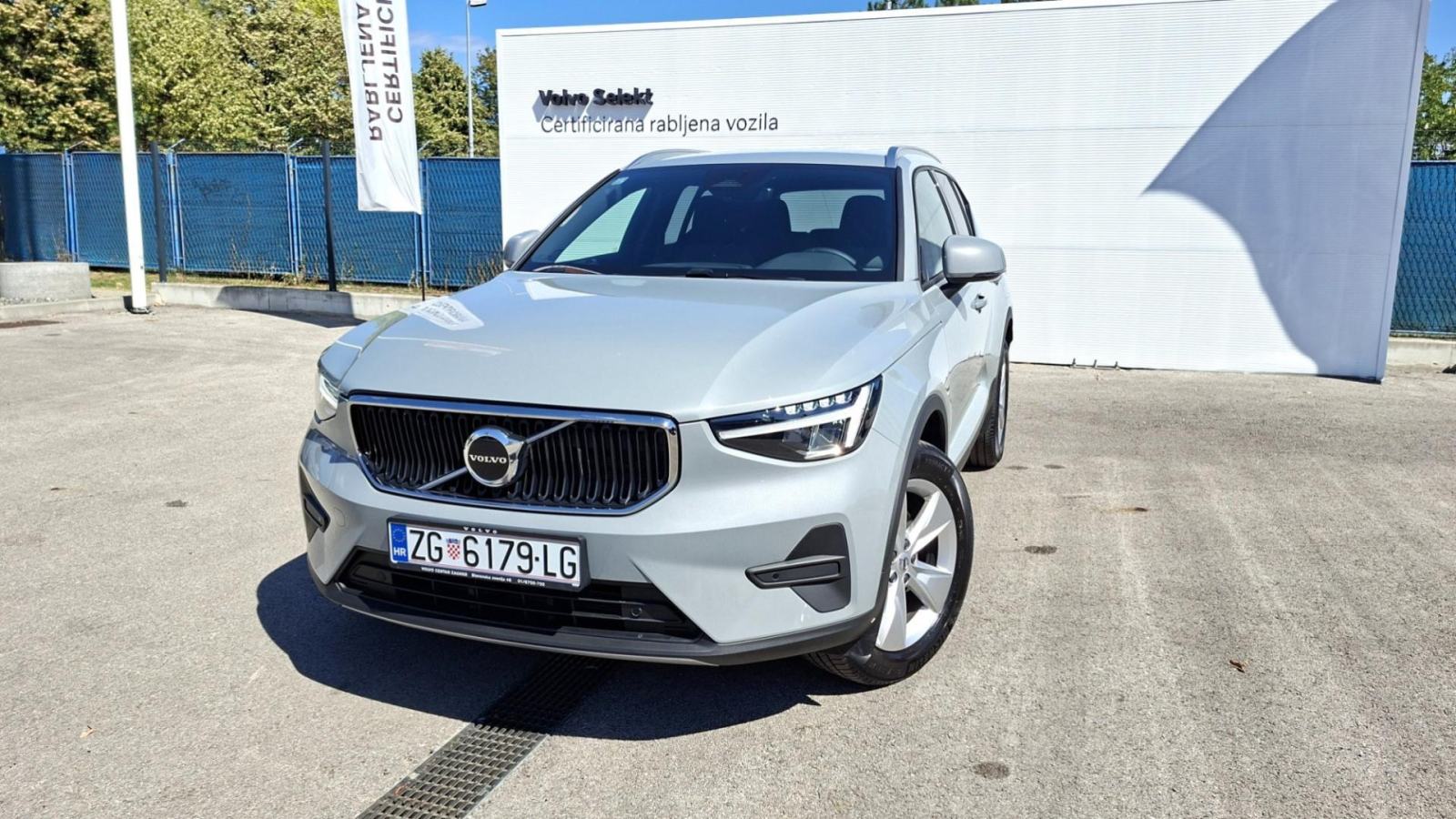 Volvo XC40 B3 MILD HYBRID PETROL CORE 163HP, JAMSTVO