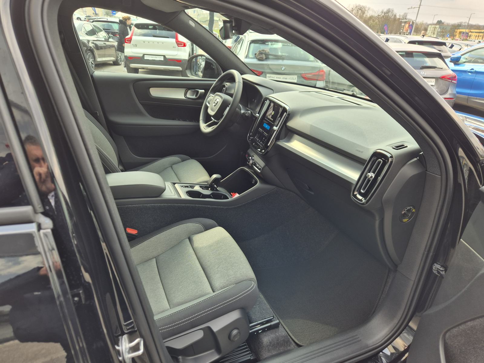 Volvo XC40 B3 Mild hybrid Petrol Core Automatik, fotografija 9