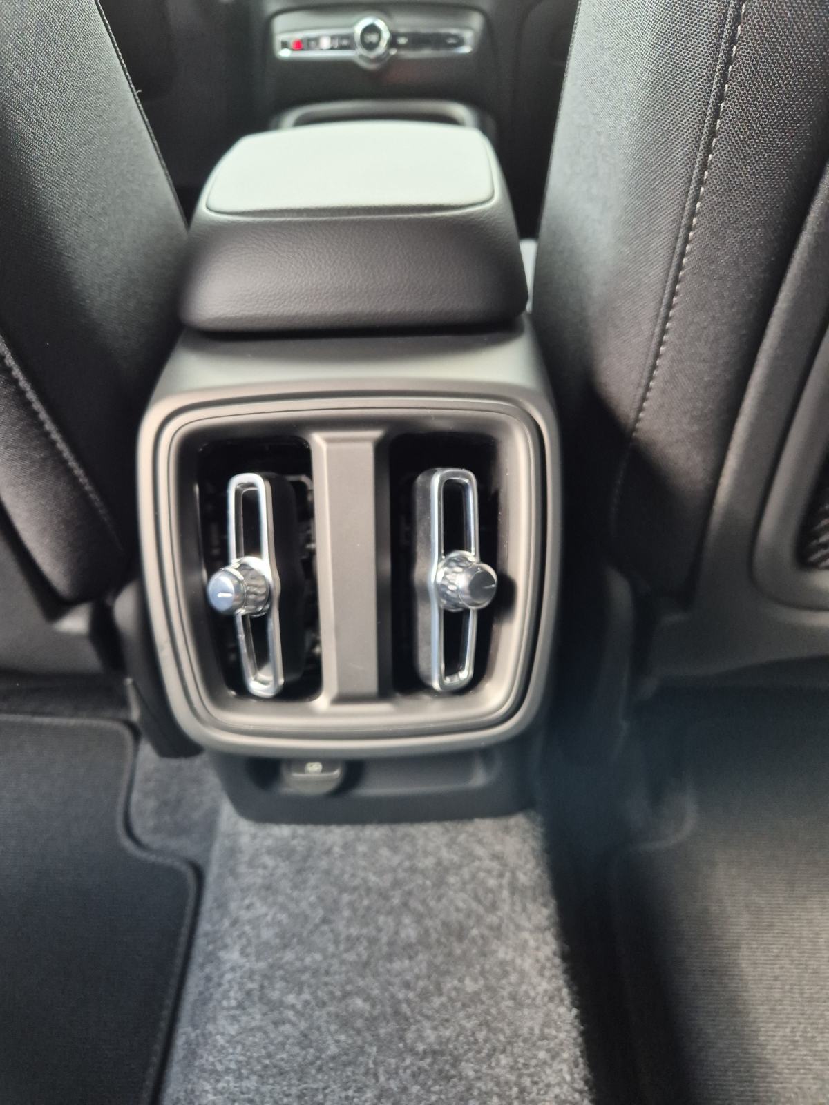 Volvo XC40 B3 Mild hybrid Petrol Core Automatik, fotografija 16
