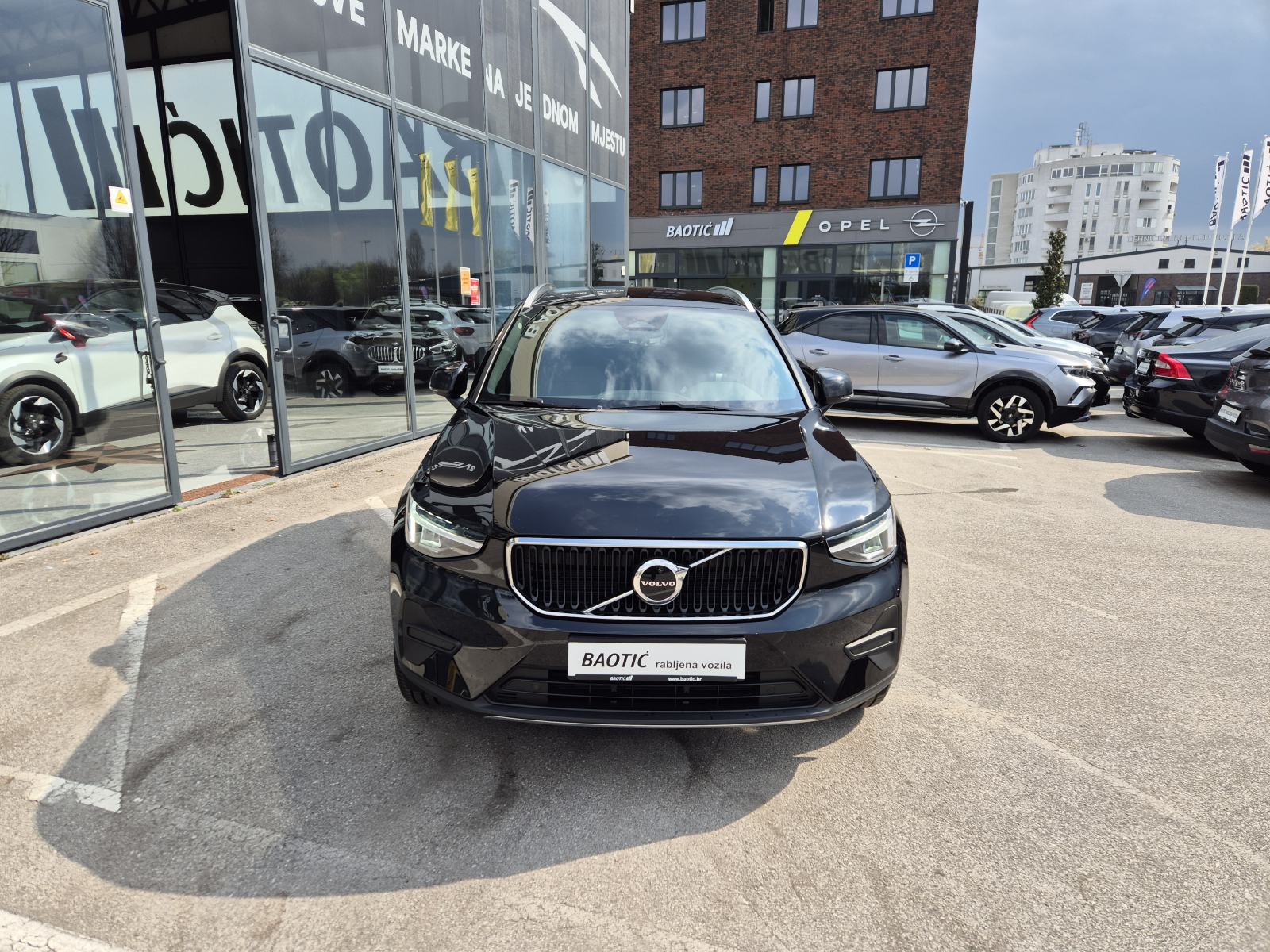 Volvo XC40 B3 Mild hybrid Petrol Core Automatik, fotografija 2