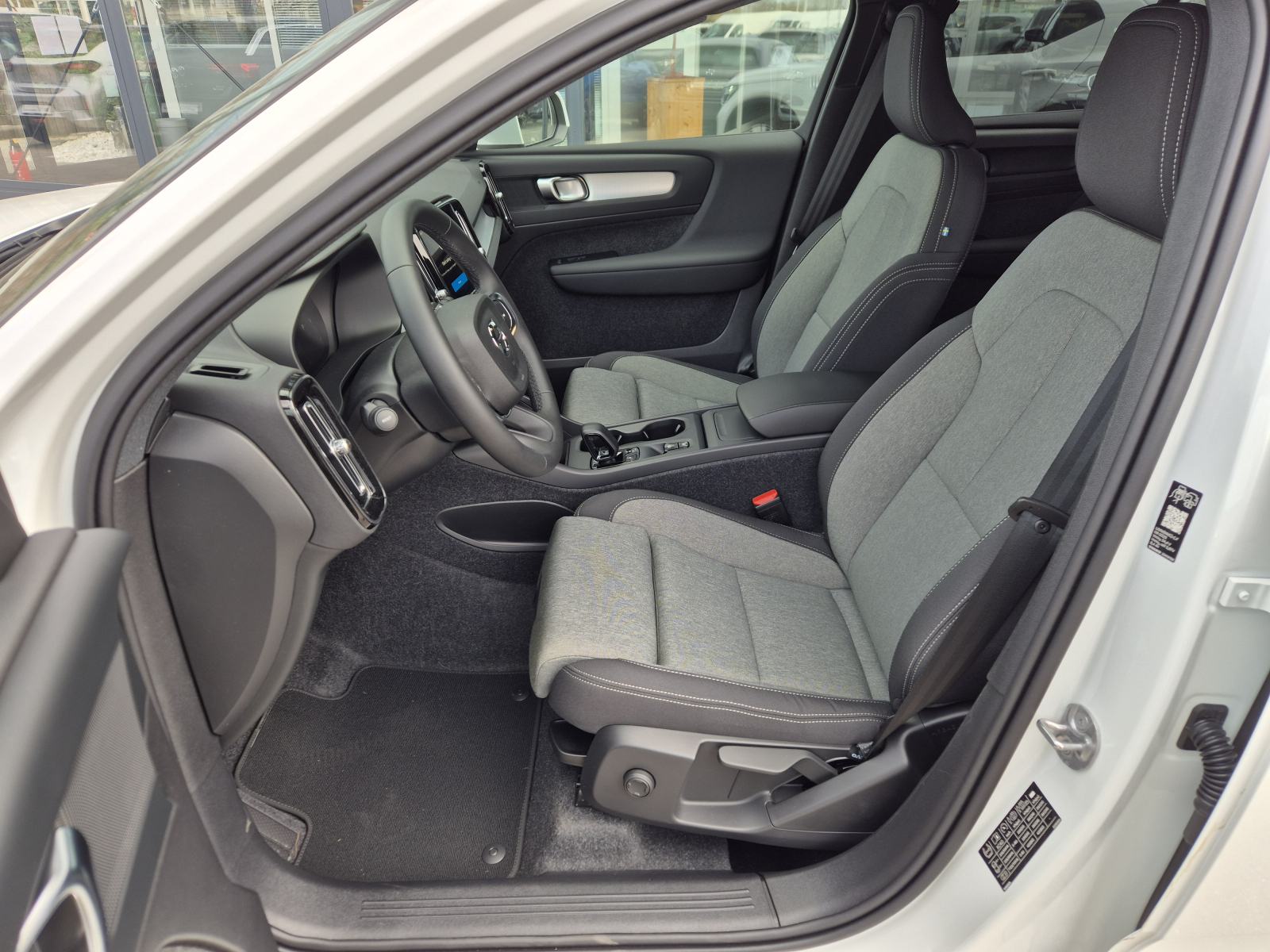 Volvo XC40 B3 Mild hybrid Petrol Core Automatik, fotografija 9