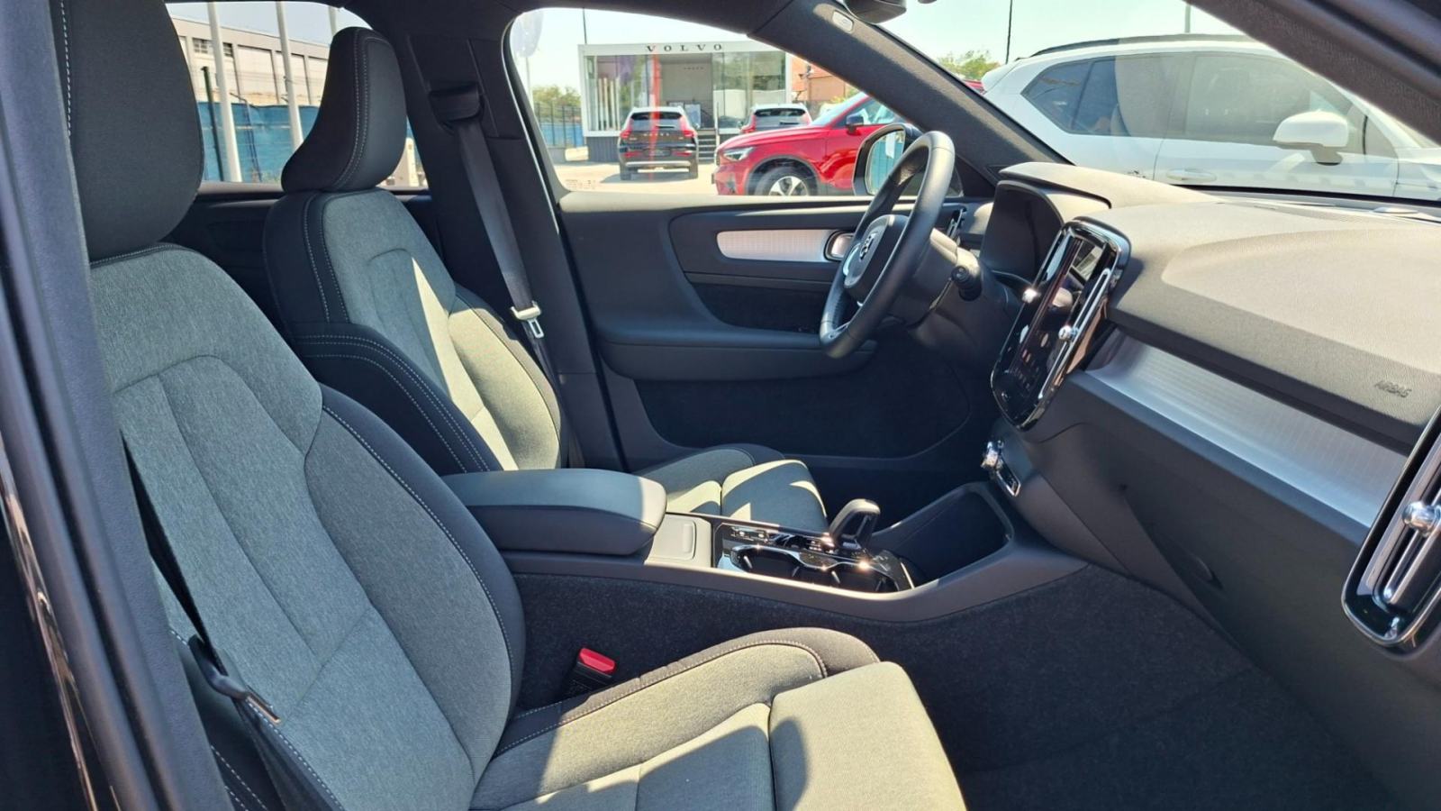 Volvo XC40 B3 Plus Black Edition, Grijanje Volana, Jamstvo, fotografija 17