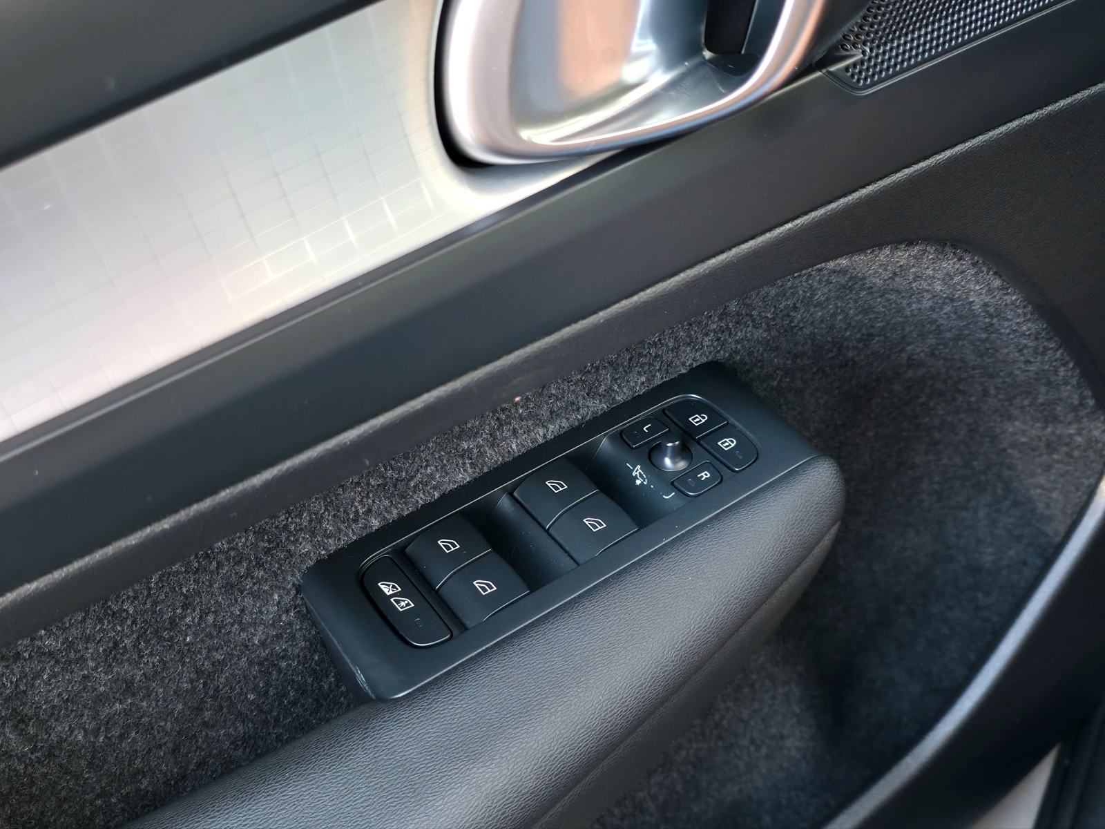 Volvo XC40 B3P Core AT FULLED•TEMP•LANE•VIRTUAL•KEYLESS•17C•, fotografija 14