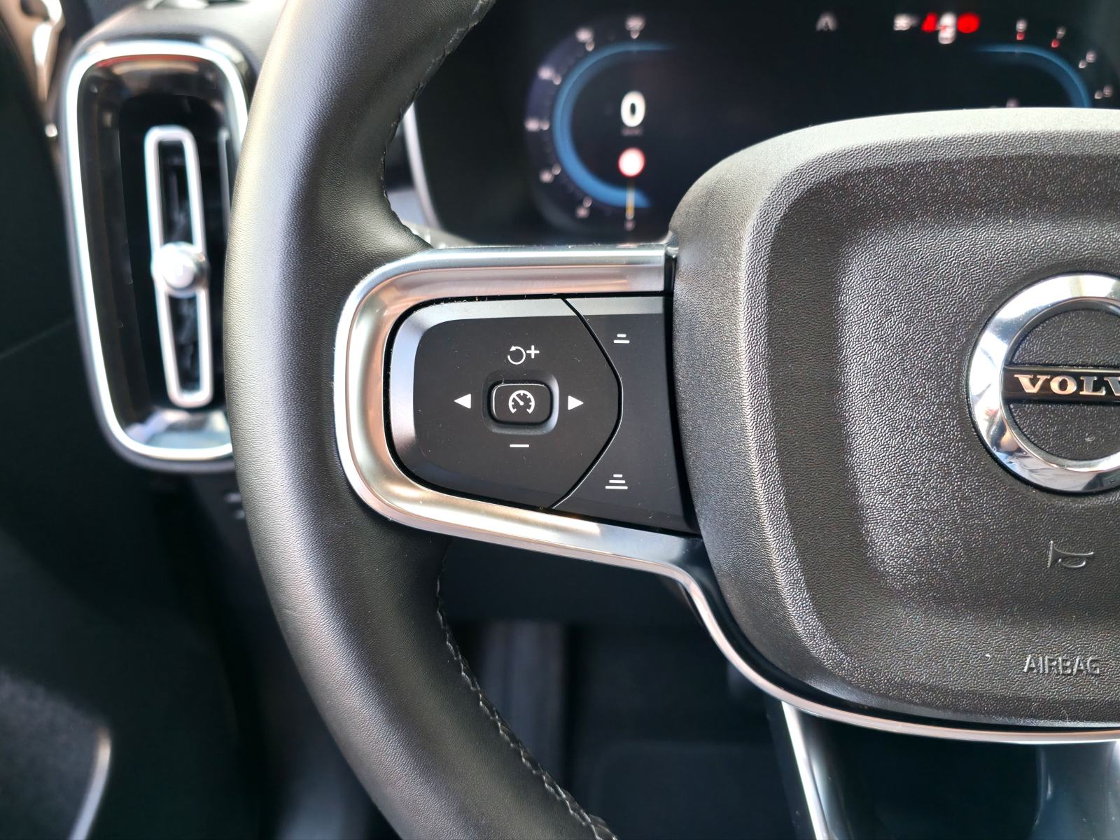 Volvo XC40 B3P Core AT FULLED•TEMP•LANE•VIRTUAL•KEYLESS•17C•, fotografija 9