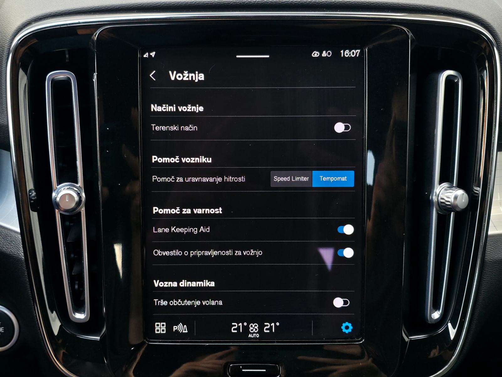 Volvo XC40 B3P Core AT FULLED•TEMP•LANE•VIRTUAL•KEYLESS•17C•, fotografija 17