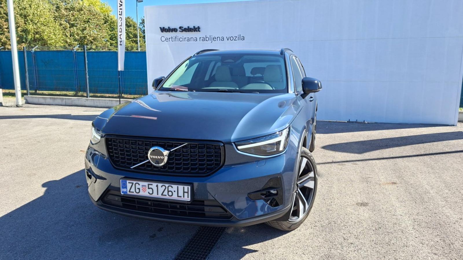 Volvo XC40 B4 MILD HYBRID PETROL ULTRA DARK, NAV, KAMERA, TEMPOMAT, JA