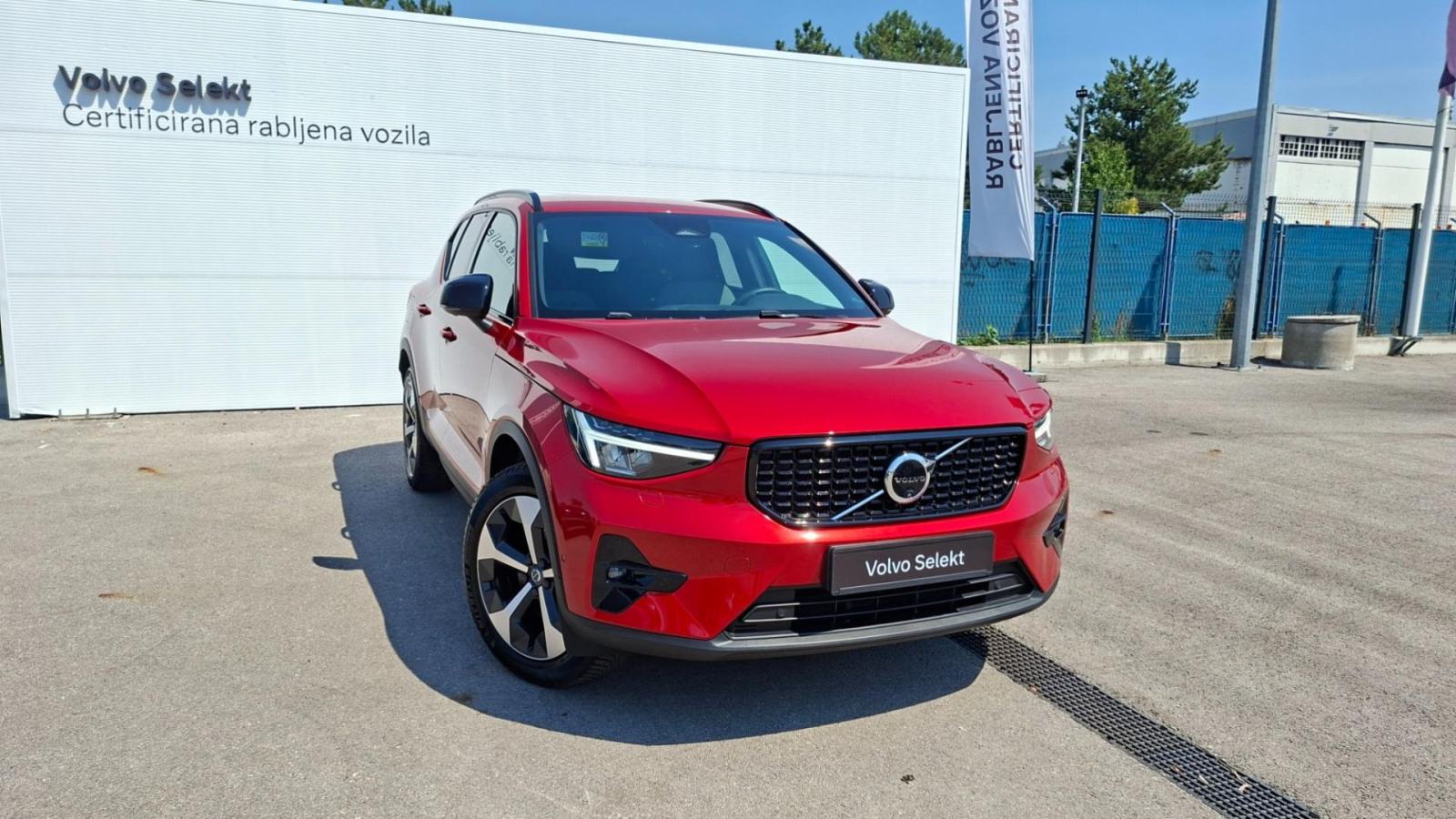 Volvo XC40 B4 Plus Dark, Kuka, 360 Kamera, Jamstvo, fotografija 3