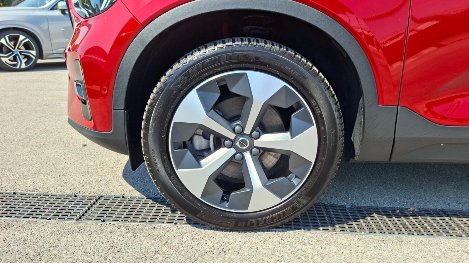 Volvo XC40 B4 Plus Dark, Kuka, 360 Kamera, Jamstvo, fotografija 14