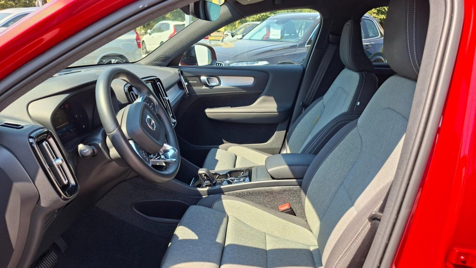 Volvo XC40 B4 Plus Dark, Kuka, 360 Kamera, Jamstvo, fotografija 15
