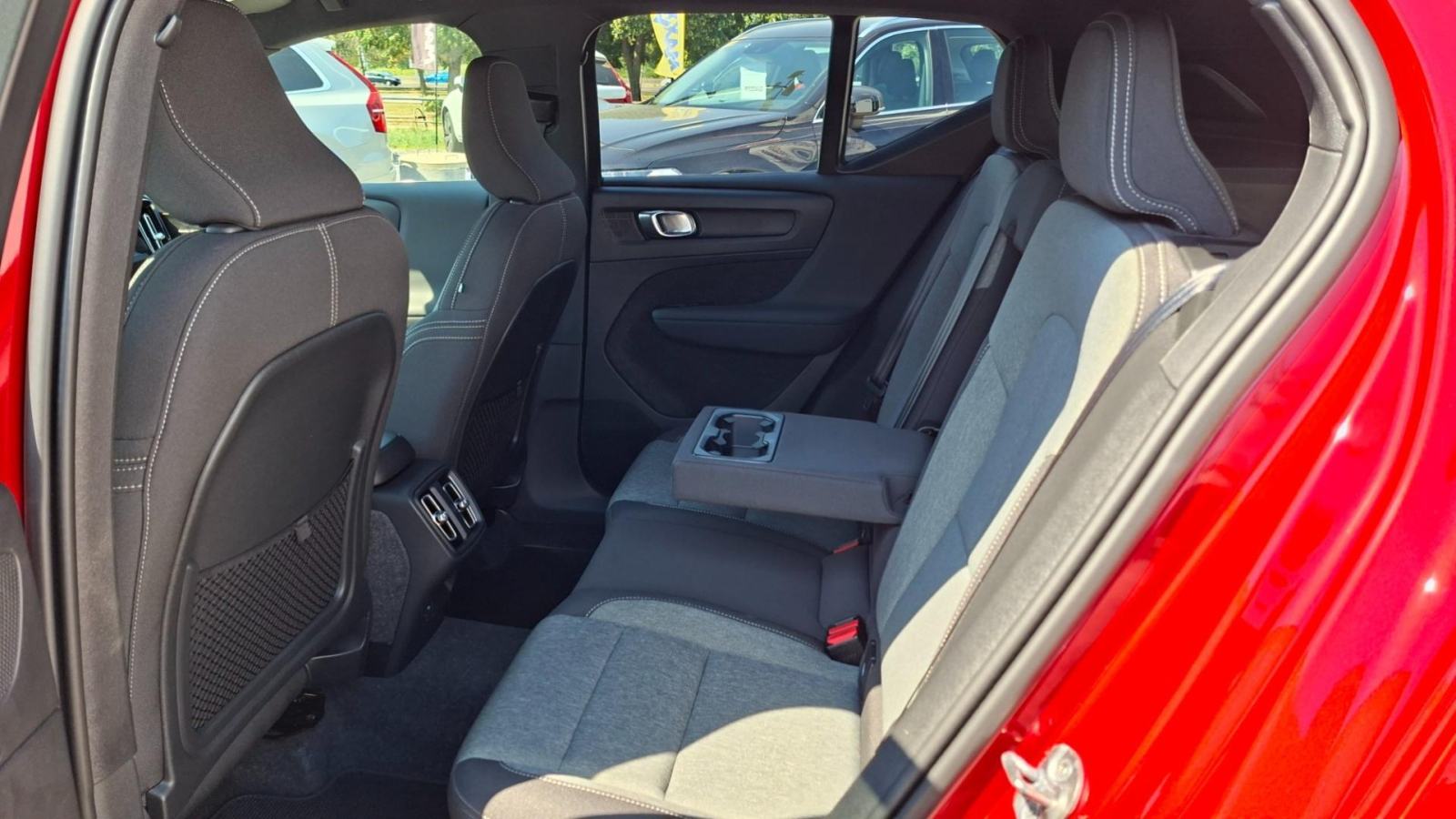 Volvo XC40 B4 Plus Dark, Kuka, 360 Kamera, Jamstvo, fotografija 16