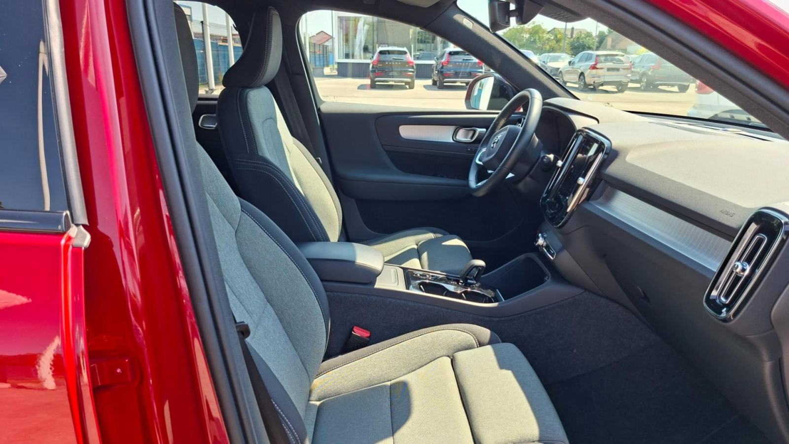 Volvo XC40 B4 Plus Dark, Kuka, 360 Kamera, Jamstvo, fotografija 17