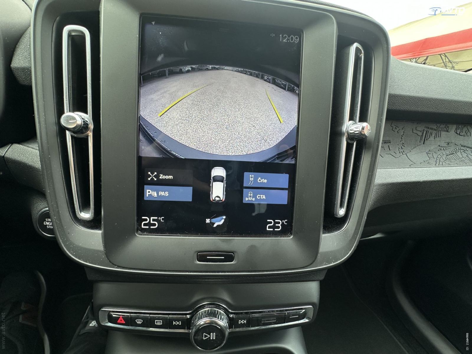 Volvo XC40 D3 A AWD Momentum KAMERA.NAVI.ALU.4X4., fotografija 8
