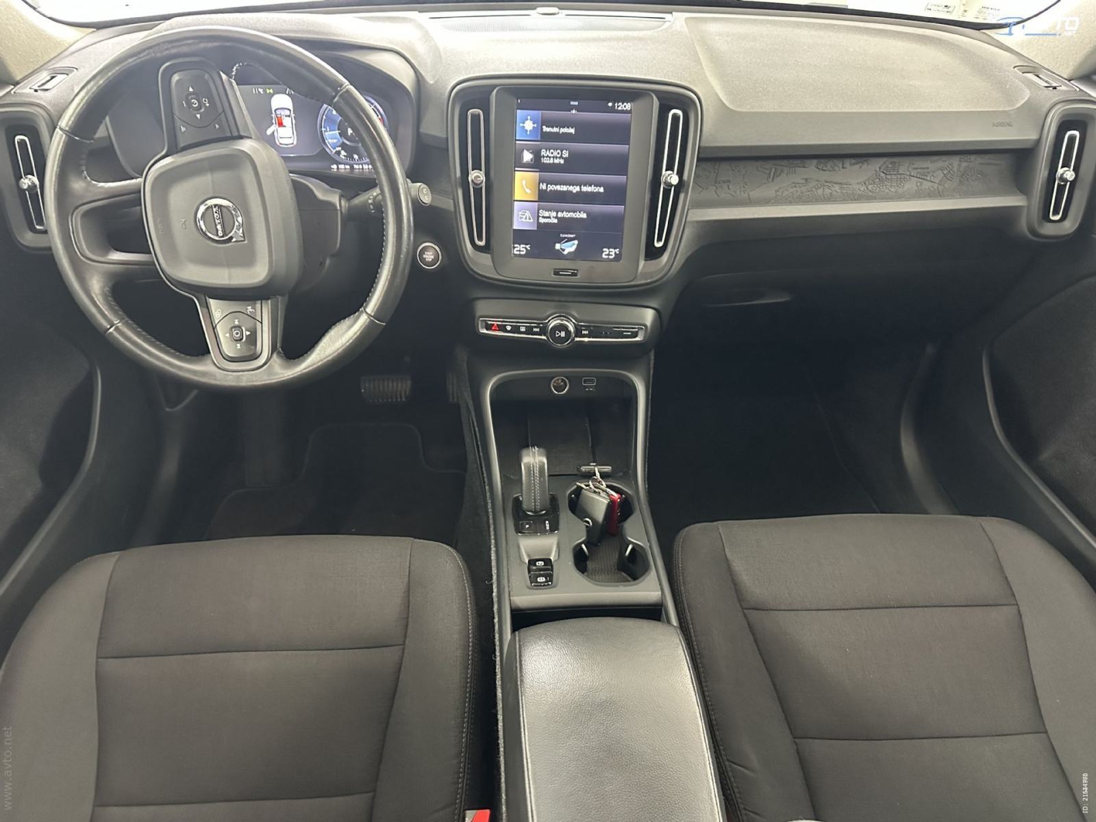 Volvo XC40 D3 A AWD Momentum KAMERA.NAVI.ALU.4X4., fotografija 15