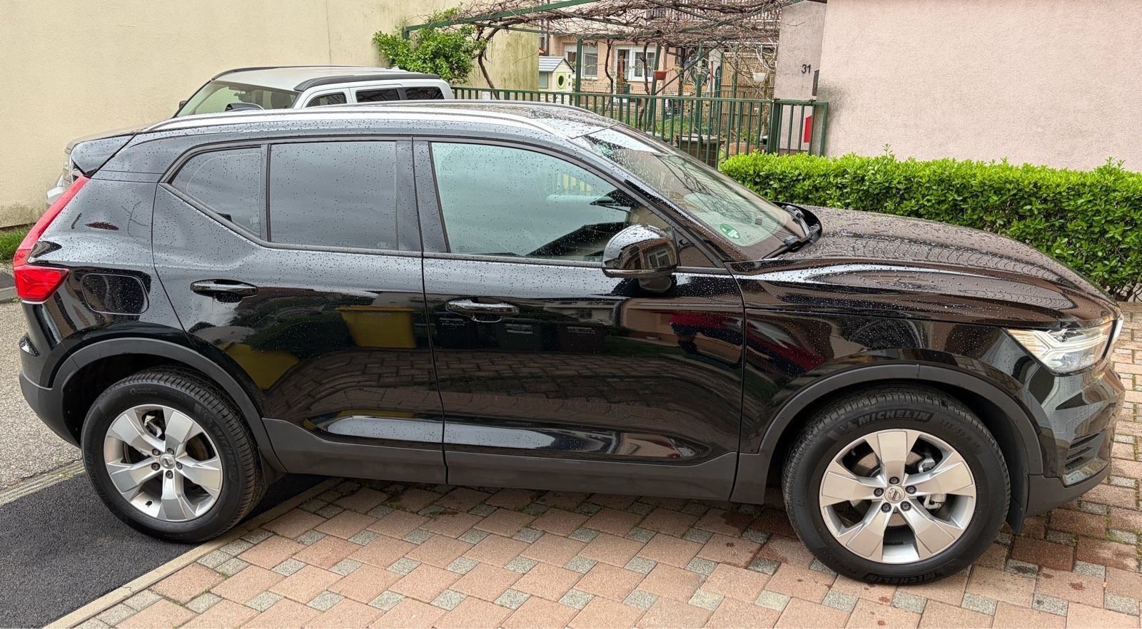 Volvo XC40 D3 automatik,reg god dana,110kw-150KS,oprema, fotografija 5