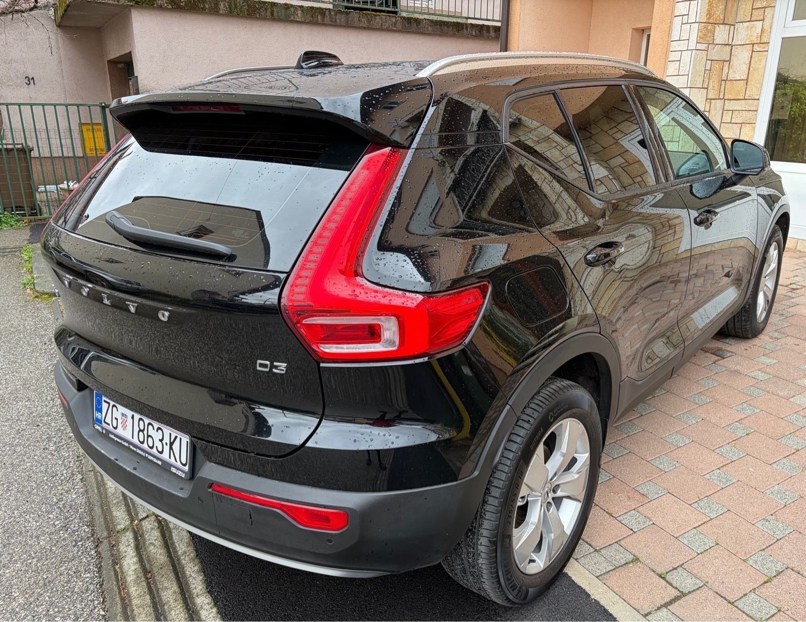 Volvo XC40 D3 automatik,reg god dana,110kw-150KS,oprema, fotografija 12