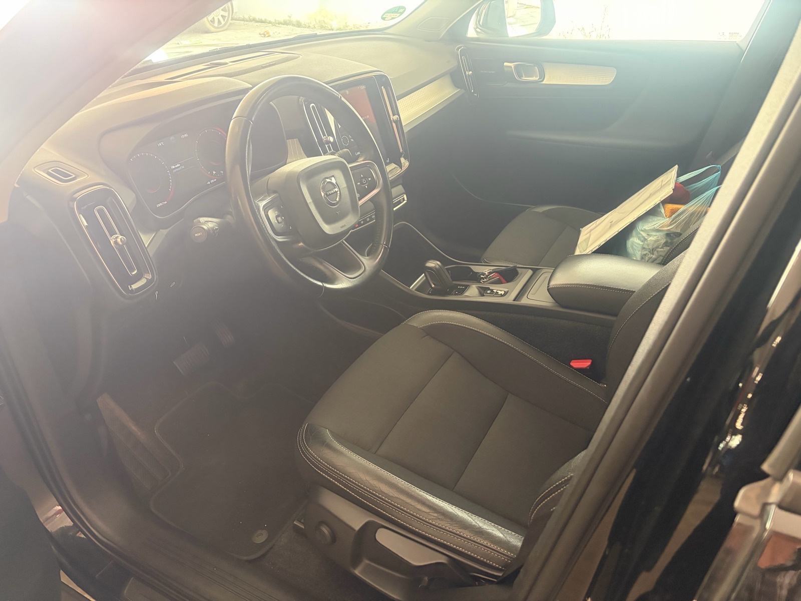 Volvo XC40 D3 automatik,reg god dana,110kw-150KS,oprema, fotografija 14