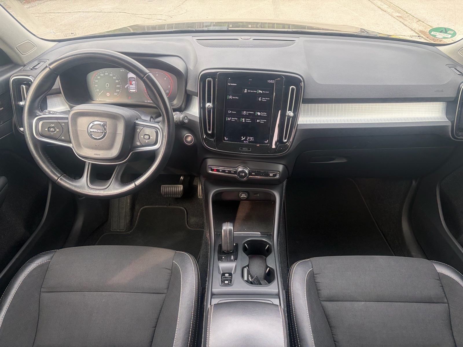 Volvo XC40 D3 automatik,reg god dana,110kw-150KS,oprema, fotografija 16
