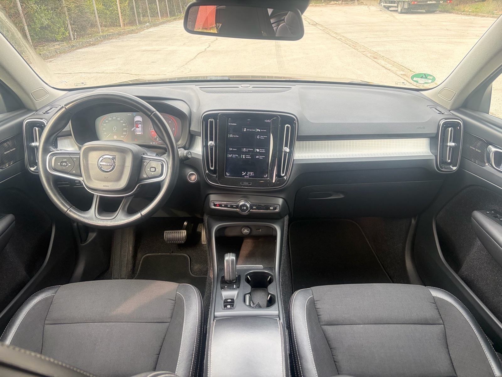Volvo XC40 D3 automatik,reg god dana,110kw-150KS,oprema, fotografija 18