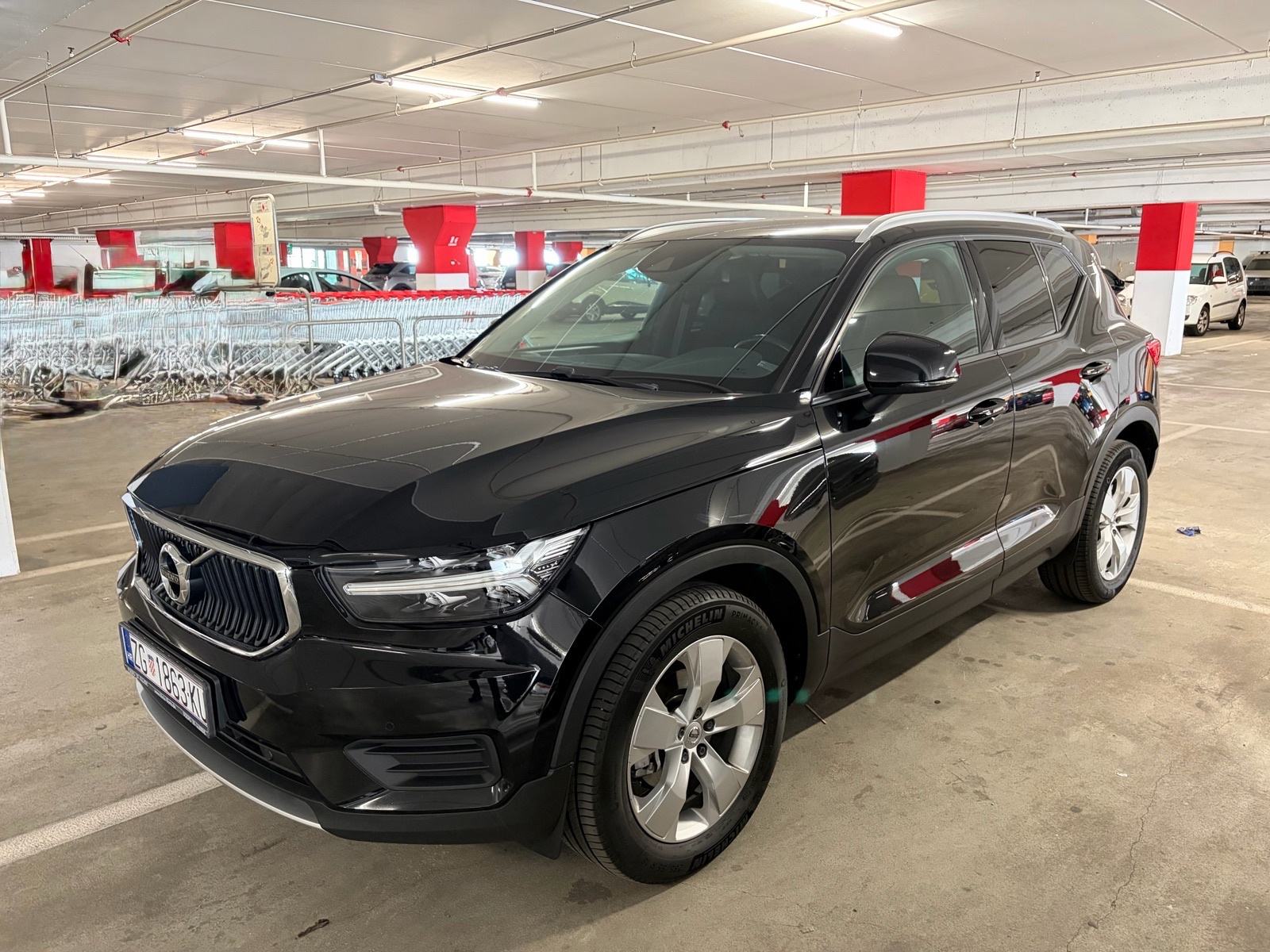 Volvo XC40 D3 automatik,reg god dana,110kw-150KS,oprema, fotografija 2