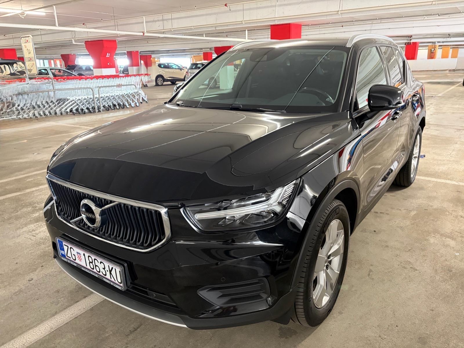 Volvo XC40 D3 automatik,reg god dana,110kw-150KS,oprema, fotografija 3