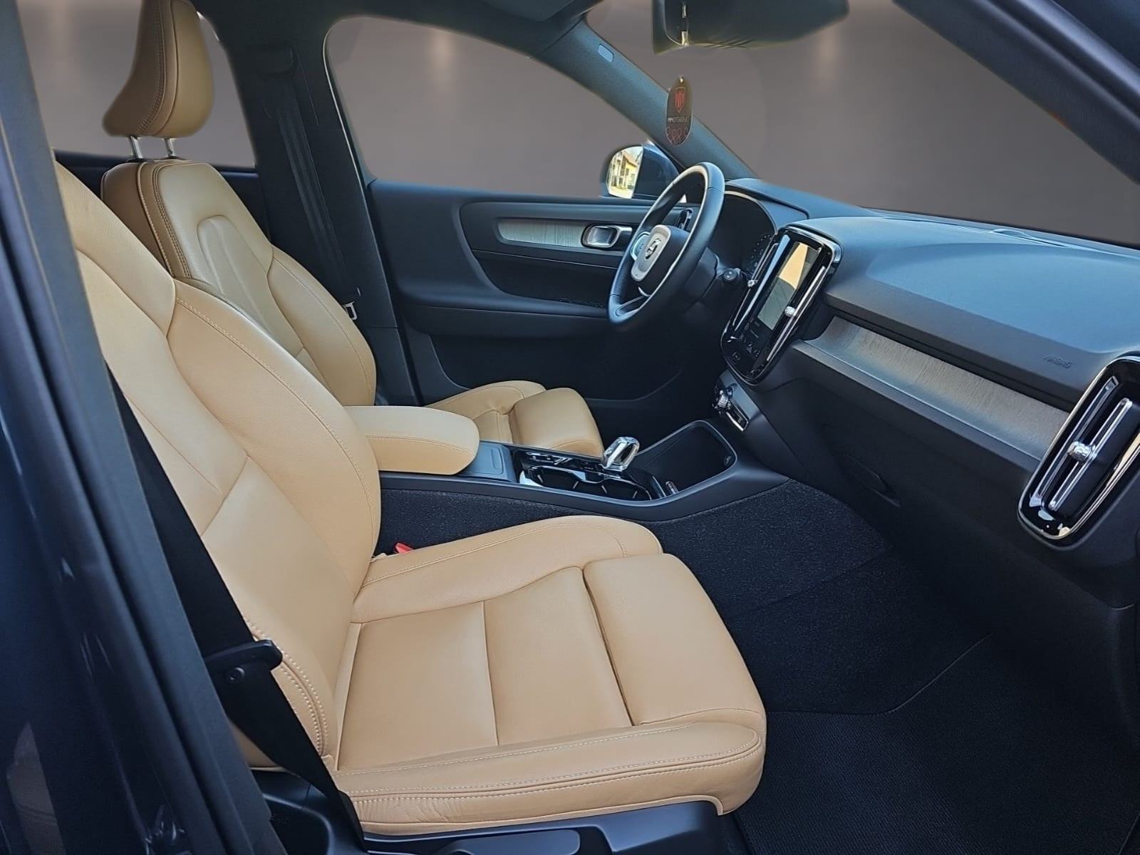 Volvo XC40 D3,AUTOMATIK,VIRTUAL,LED,KLIMA,KOŽA,GRIJANJE SJEDALA..., fotografija 17