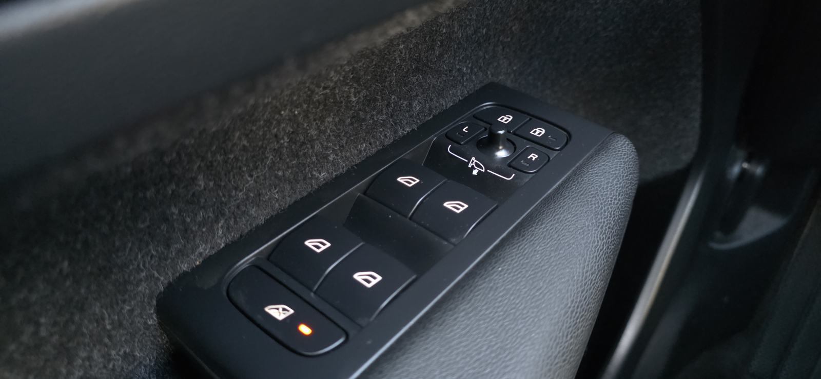 Volvo XC40 D3, 6 BRZINA, FULL LED, NAVI, TEMP, RADAR, JAMSTVO..., fotografija 10
