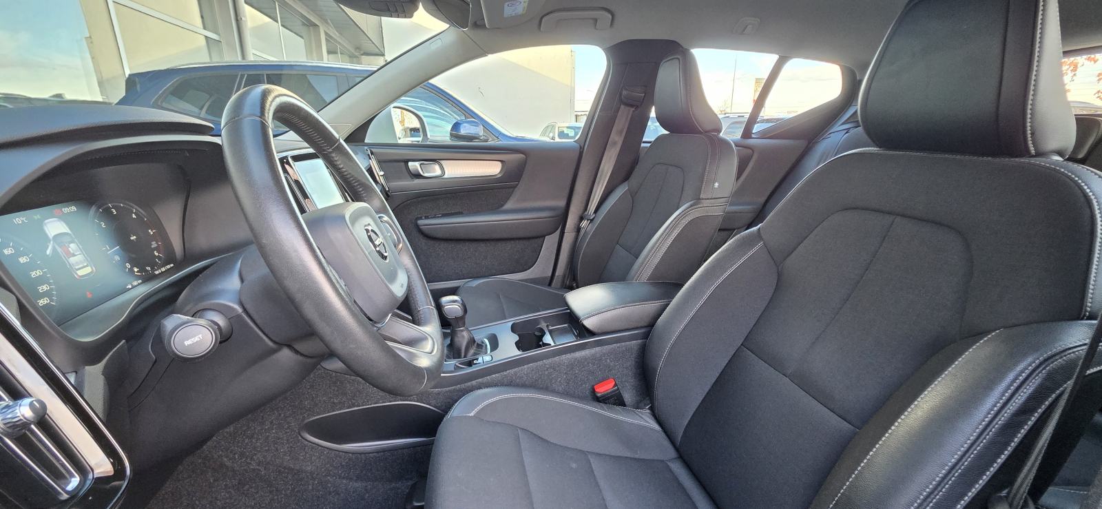 Volvo XC40 D3, 6 BRZINA, FULL LED, NAVI, TEMP, RADAR, JAMSTVO..., fotografija 13