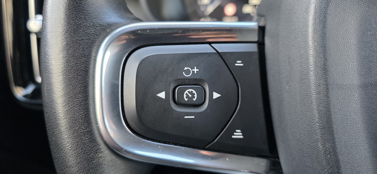 Volvo XC40 D3, 6 BRZINA, FULL LED, NAVI, TEMP, RADAR, JAMSTVO..., fotografija 19