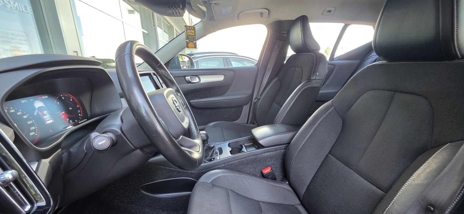 Volvo XC40 D3, FULL LED, AUT. KLIMA, NAVI, TEMP, PDC, JAMSTVO..., fotografija 14