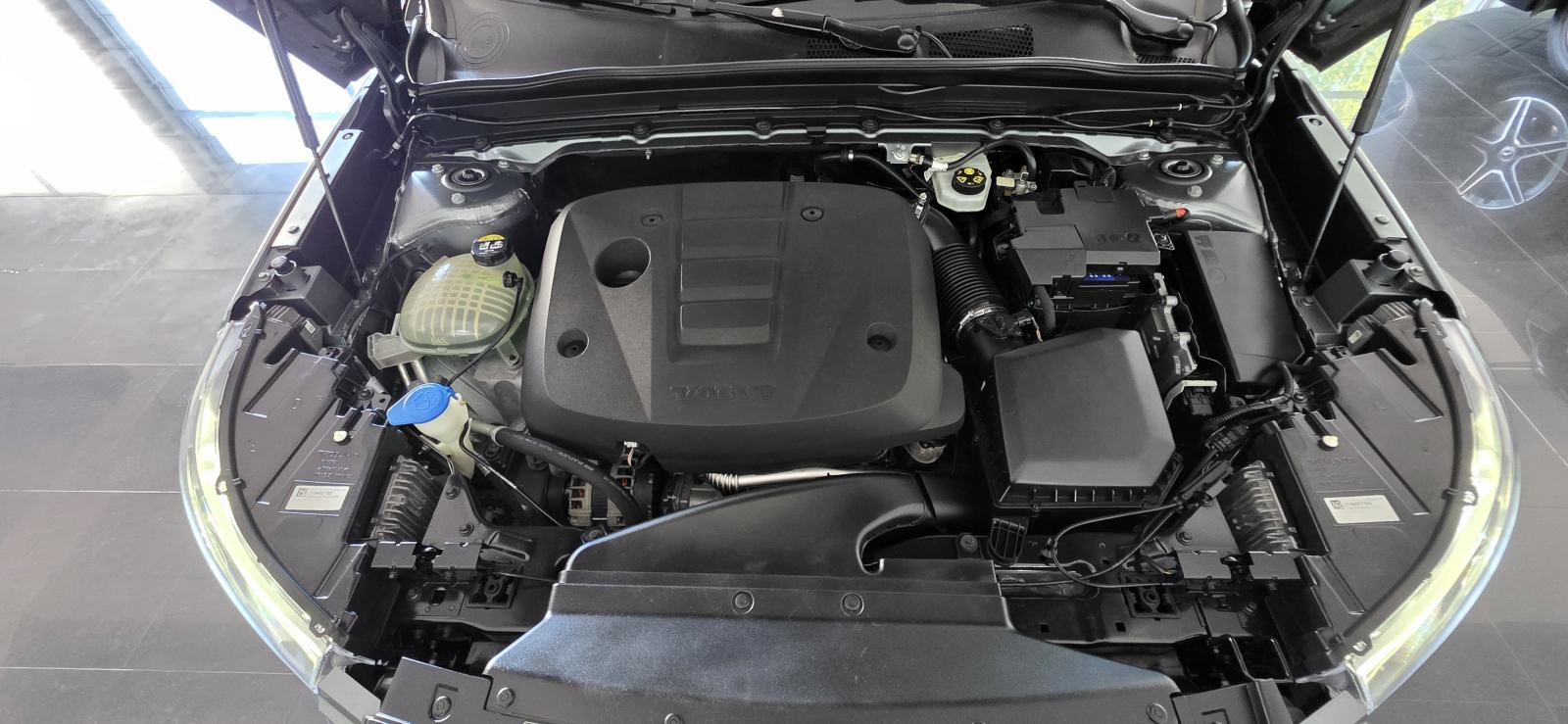 Volvo XC40 D3, FULL LED, AUT. KLIMA, NAVI, TEMP, PDC, JAMSTVO..., fotografija 10