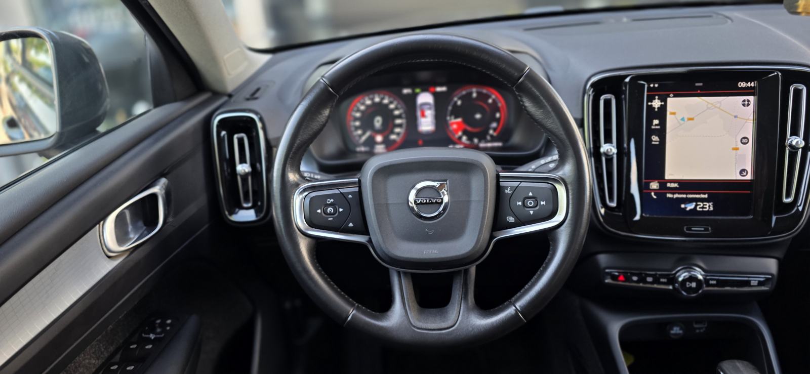 Volvo XC40 D3, FULL LED, AUT. KLIMA, NAVI, TEMP, PDC, JAMSTVO..., fotografija 15