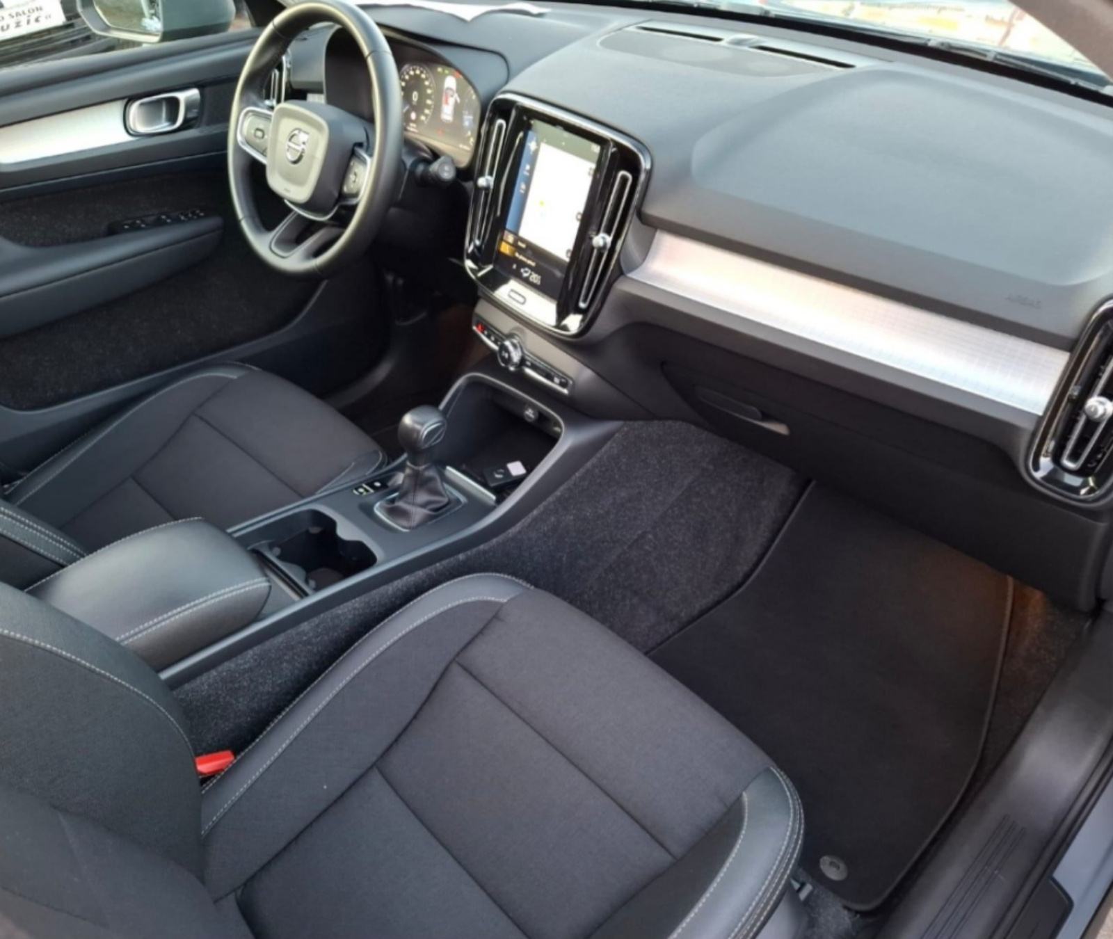 Volvo XC40 D3, fotografija 10