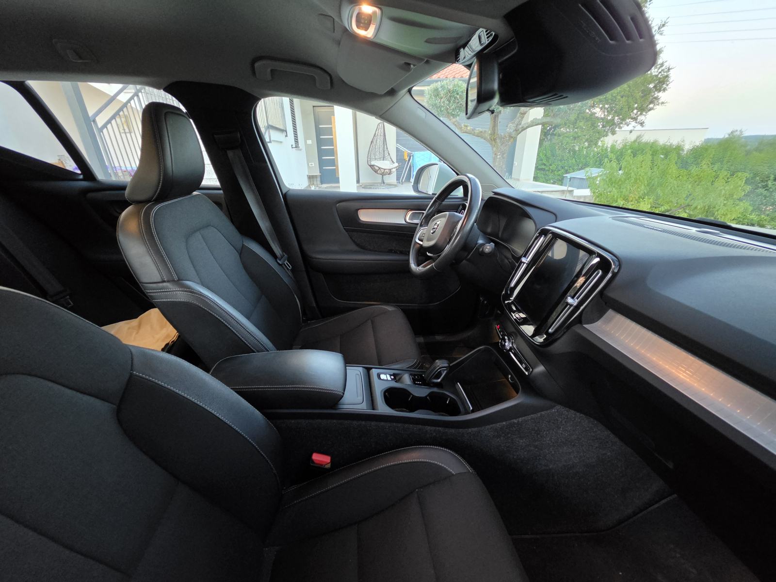 Volvo XC40 D3, fotografija 15