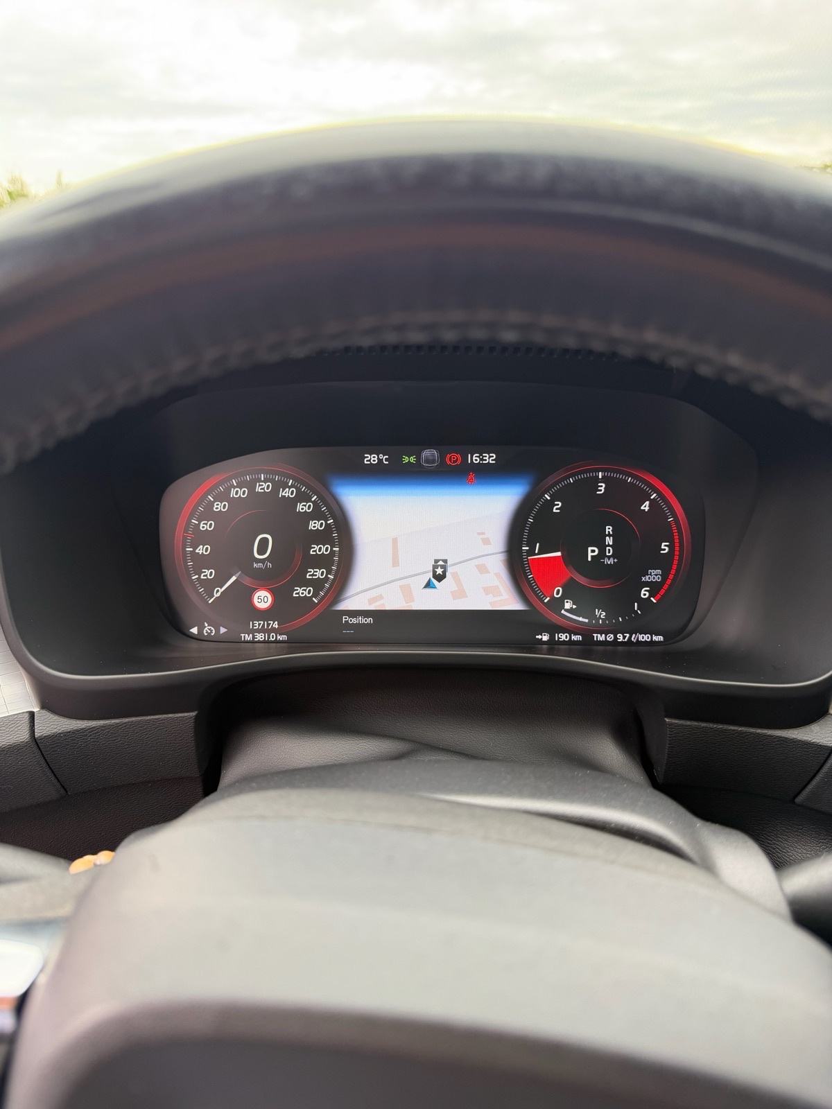 Volvo XC40 D4 AWD 190KS, PRVI VLASNIK, 4x4, MOMENTUM, FULL, U PDV !, fotografija 10