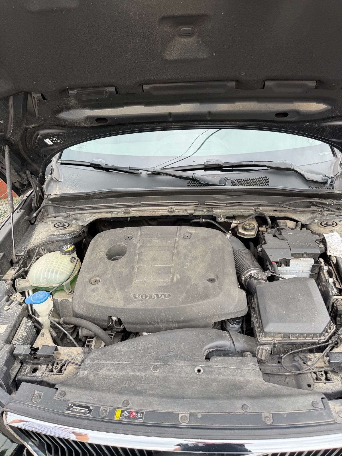 Volvo XC40 D4 AWD 190KS, PRVI VLASNIK, 4x4, MOMENTUM, FULL, U PDV !, fotografija 8
